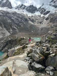 El Corredor Andino | Mariela Rurush El marco del Corredor Andino de Mariela Rurush explora movilidad en altitud, sistemas territoriales, accesibilidad y viajes sostenibles a través de los Andes y América Latina.